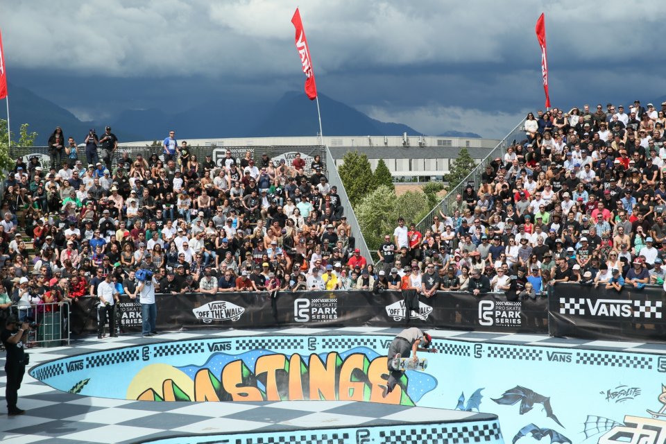 Ivan putting on a show infront of the capacity crowd at Hastings.  Photo: Anthony Acosta</span>